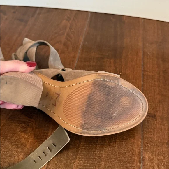 Marc Fisher Valen Suede Block Heels Sandals Ankle Strap - Picture 6 of 7